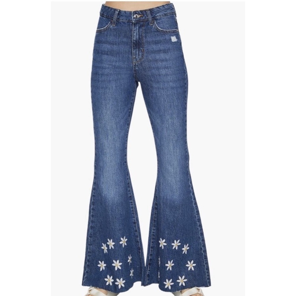Forever 21 Blue Denim Flare Leg Jeans Daisies-High Rise‎ Size 29 60's